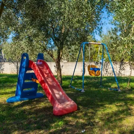 Vila Chiara 2 Bedroom, Private Pool, Bbq & Child-friendly *