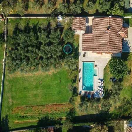 Chiara 2 Bedroom, Private Pool, Bbq & Child-friendly Willa