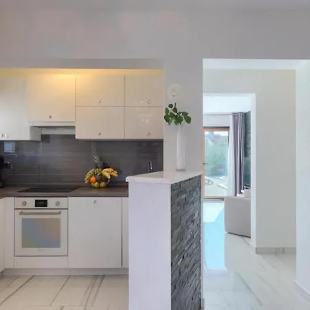 Vila Chiara 2 Bedroom, Private Pool, Bbq & Child-friendly *