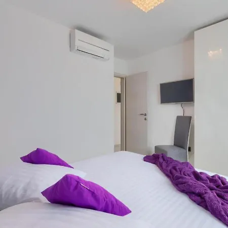 Vila Chiara 2 Bedroom, Private Pool, Bbq & Child-friendly Puntera