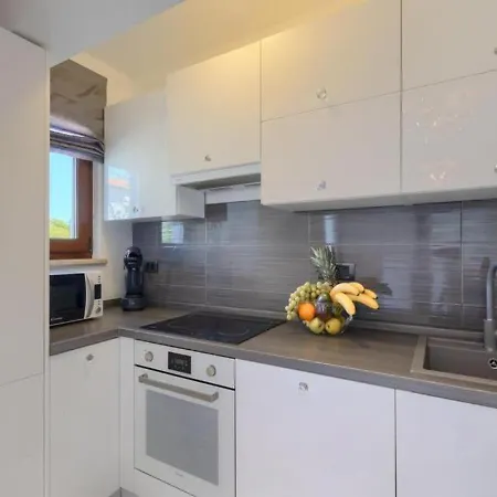 Chiara 2 Bedroom, Private Pool, Bbq & Child-friendly Vila *