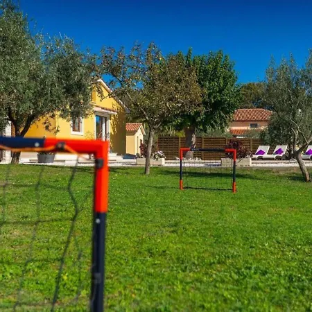 Vila Chiara 2 Bedroom, Private Pool, Bbq & Child-friendly Puntera