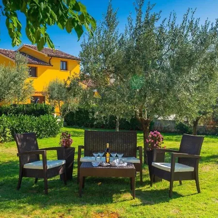 Vila Chiara 2 Bedroom, Private Pool, Bbq & Child-friendly *