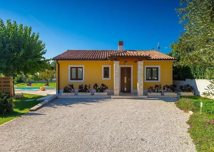 Chiara 2 Bedroom, Private Pool, Bbq & Child-friendly Vila Puntera